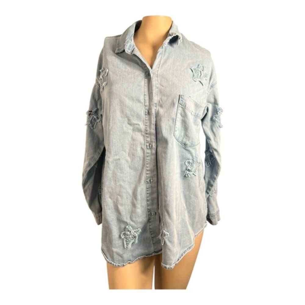 Pink Lily Distressed Star Patch Chambray Button Down Shirt – Size M